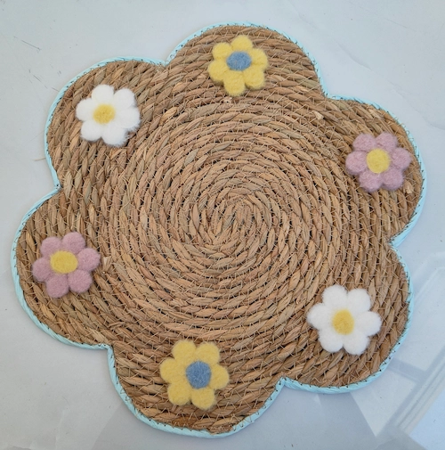 seagrass-placemat-with-flower-pattern seagrass placemat with flower decor
